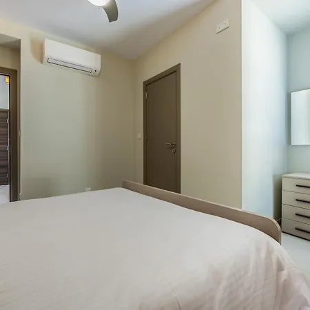 Palm Grove Апартаменты Нашшар