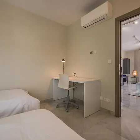 Palm Grove Apartment