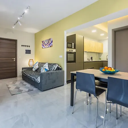 Apartment Palm Grove *