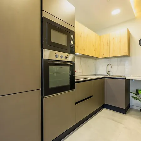 Palm Grove Apartment